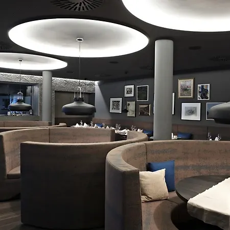 Badhaus - Hotel/restaurant/cafe 2* 바드홀