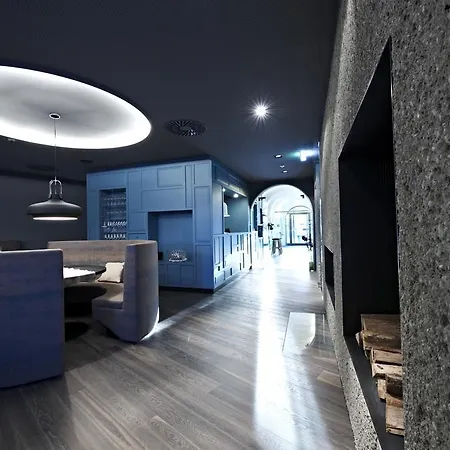 Badhaus - Hotel/restaurant/cafe 2*