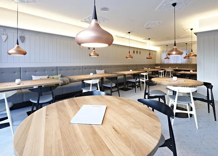 Badhaus - Hotel/restaurant/cafe 2* バート・ハル